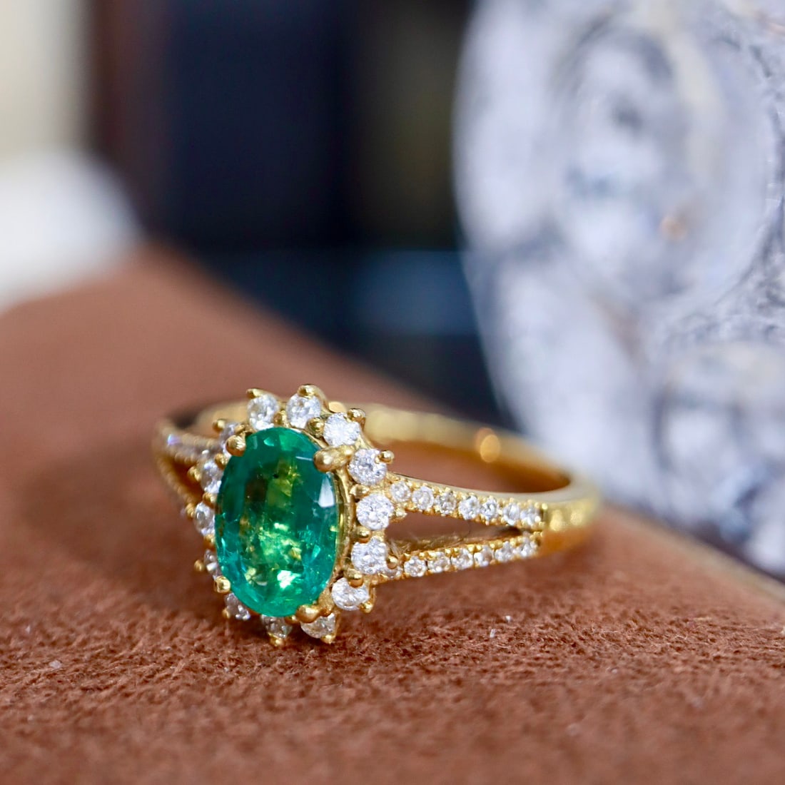 14k Gold 0.96 Ctw Natural Emerald & Diamond Ring - 3