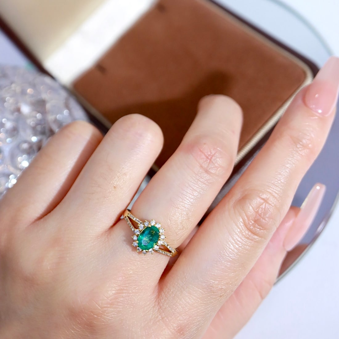 14k Gold 0.96 Ctw Natural Emerald & Diamond Ring - 4