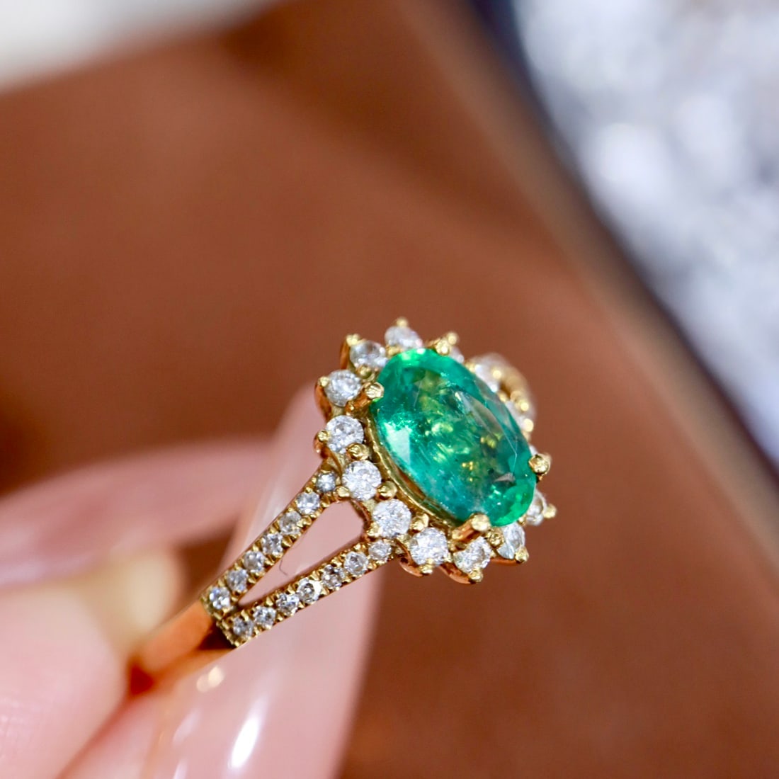 14k Gold 0.96 Ctw Natural Emerald & Diamond Ring - 7