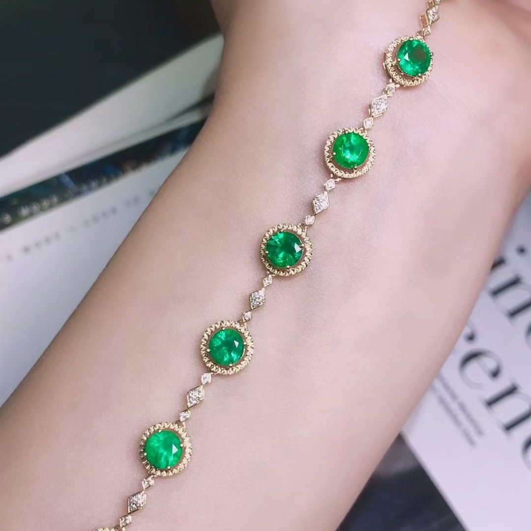 14k Gold 3.6 Ct Vivid Green Natural Emerald & Diamond Bracelet - 2
