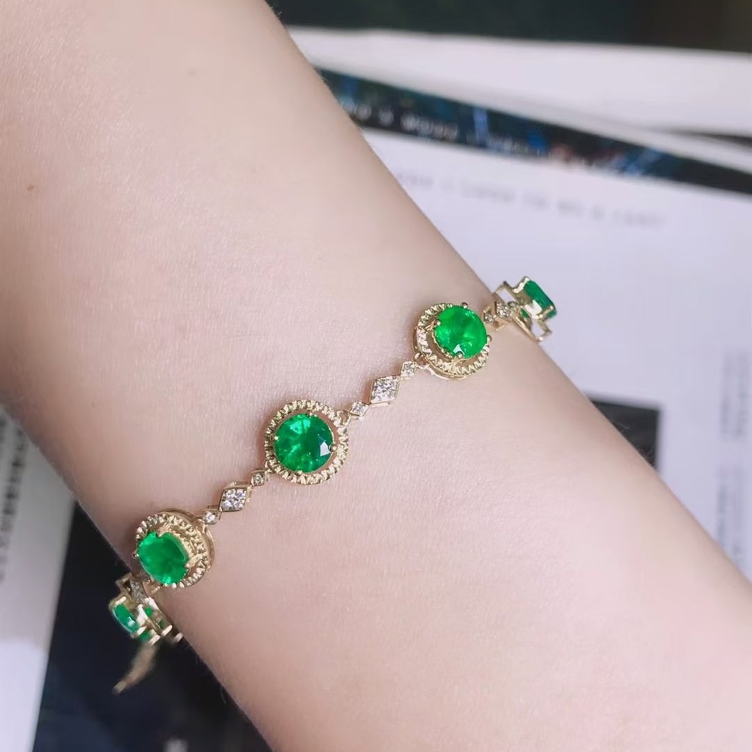 14k Gold 3.6 Ct Vivid Green Natural Emerald & Diamond Bracelet - 4