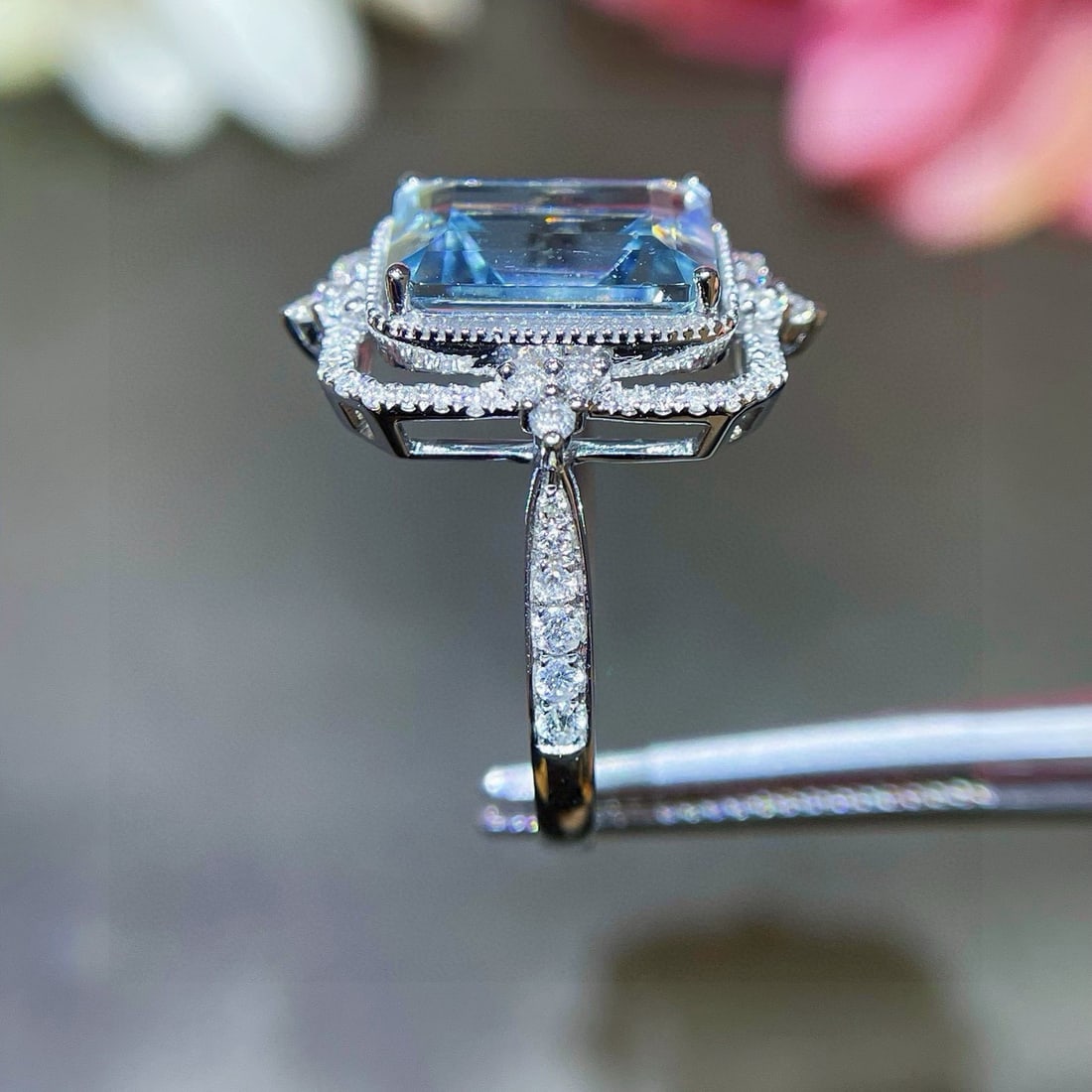14k Gold 2.57 Ctw Natural Aquamarine & Diamond Ring - 4