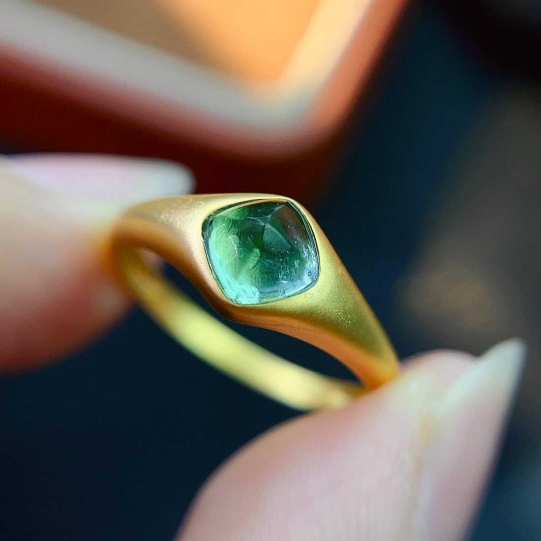 14k Gold 1.00 Ct Natural Emerald Ring: Ref:231100111 // gold content:14k gold // ring size:7. 25us // // main gemstone:emerald // shape:sugar-loaf // carat weight:1. 00ct // color:green // treatment:natural // Condition: New Low Estimate: