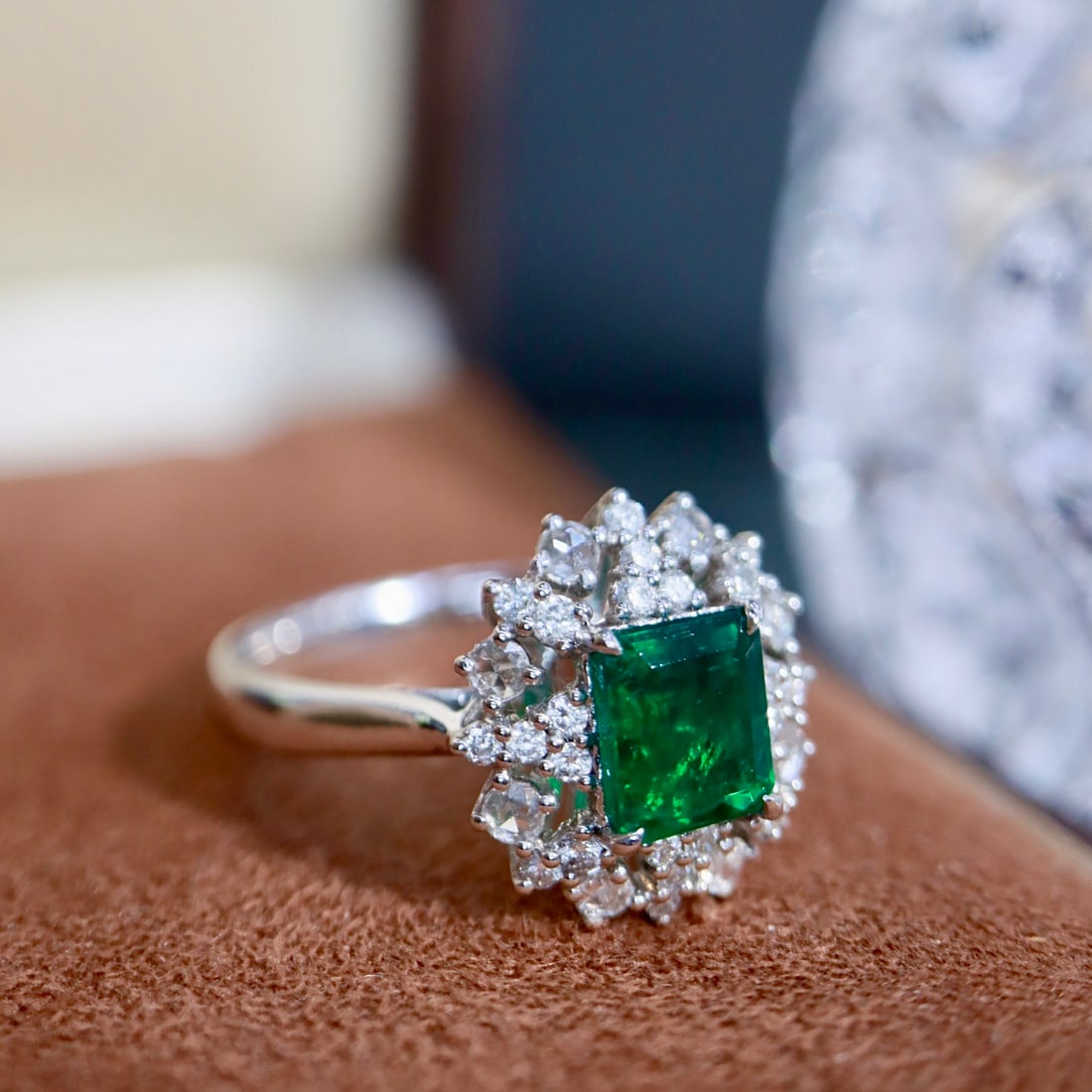 14k Gold 1.51 Ctw Vivid Green Natural Emerald & Diamond Ring - 2