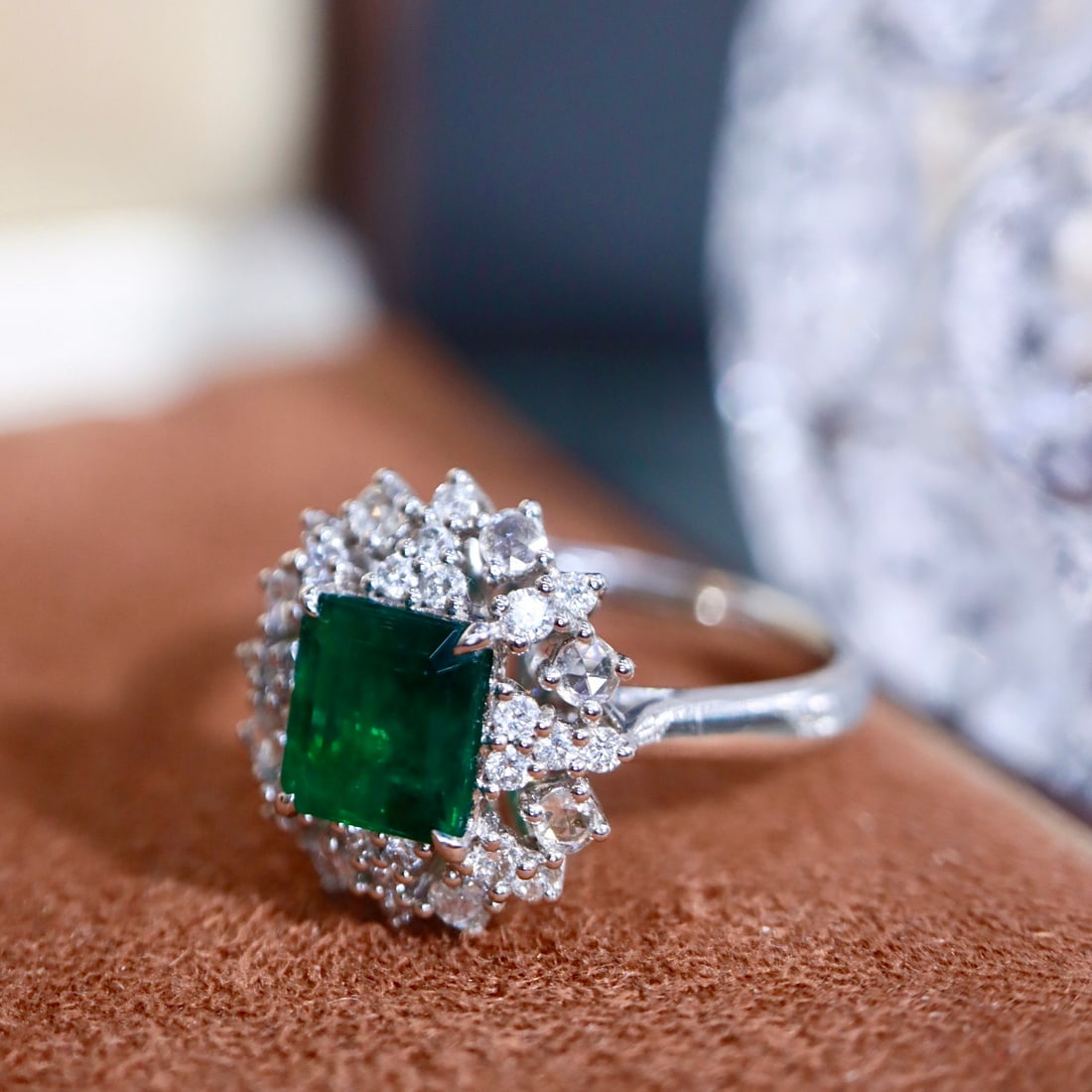 14k Gold 1.51 Ctw Vivid Green Natural Emerald & Diamond Ring - 3