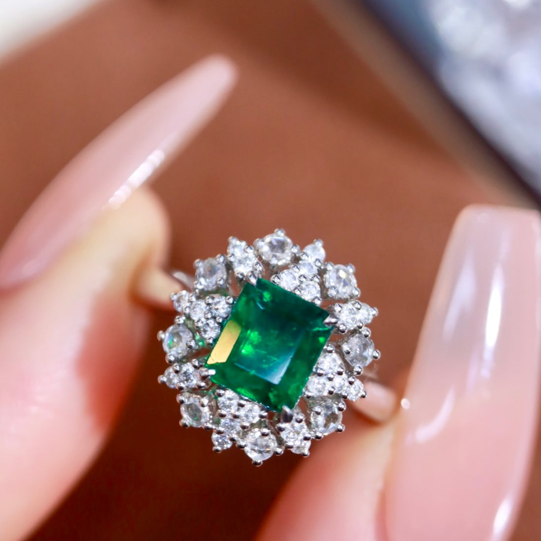 14k Gold 1.51 Ctw Vivid Green Natural Emerald & Diamond Ring - 5