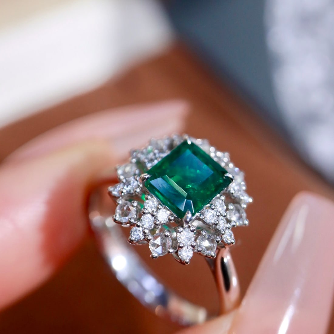 14k Gold 1.51 Ctw Vivid Green Natural Emerald & Diamond Ring - 6