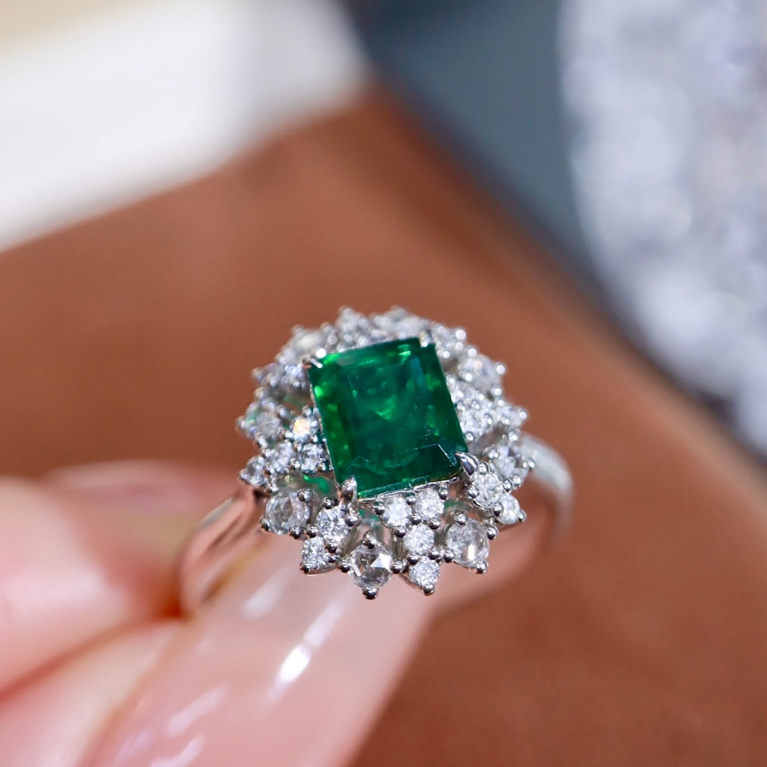 14k Gold 1.51 Ctw Vivid Green Natural Emerald & Diamond Ring - 8