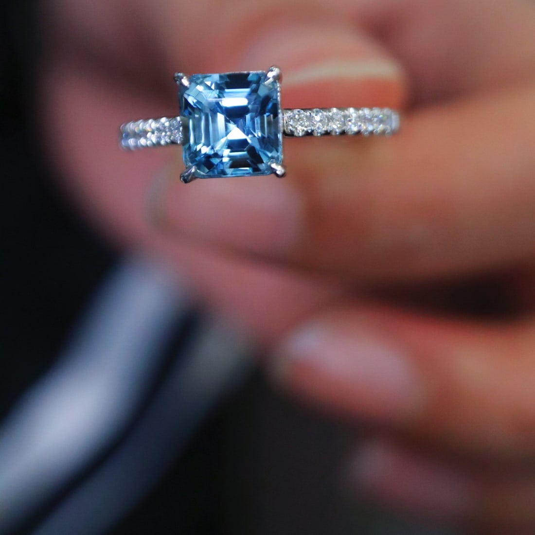 14k Gold 1.23 Ctw Natural Aquamarine & Diamond Ring: Ref:231100115 // gold content:14k gold // ring size:7. 25us // // main gemstone:aquamarine // shape:octagonal // carat weight:1. 08ct // color:santa maria color // treatment:natural // // adjacent