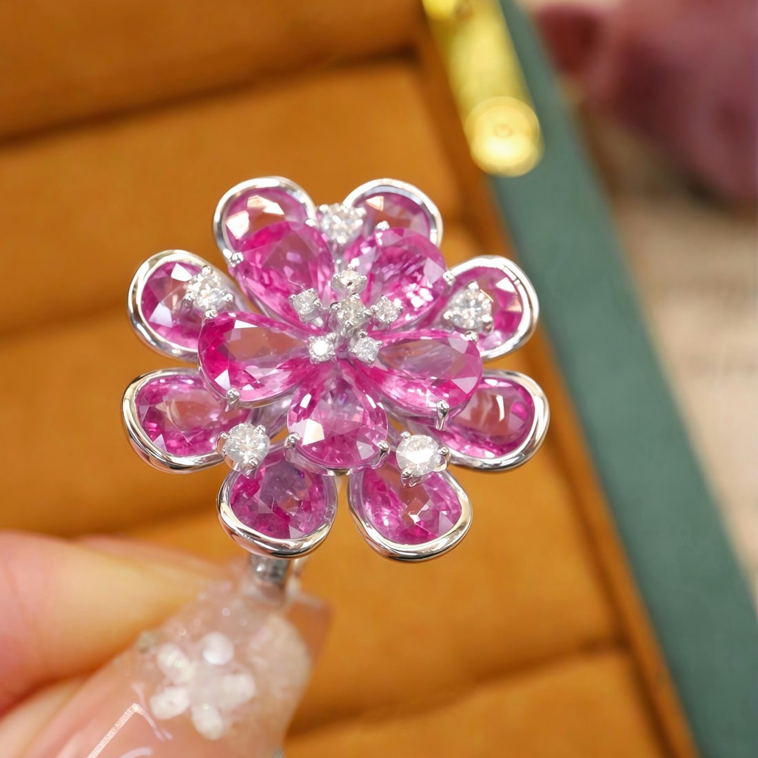14k Gold 10.59 Ctw Natural Padparadscha Sapphire & Diamond Ring - 2