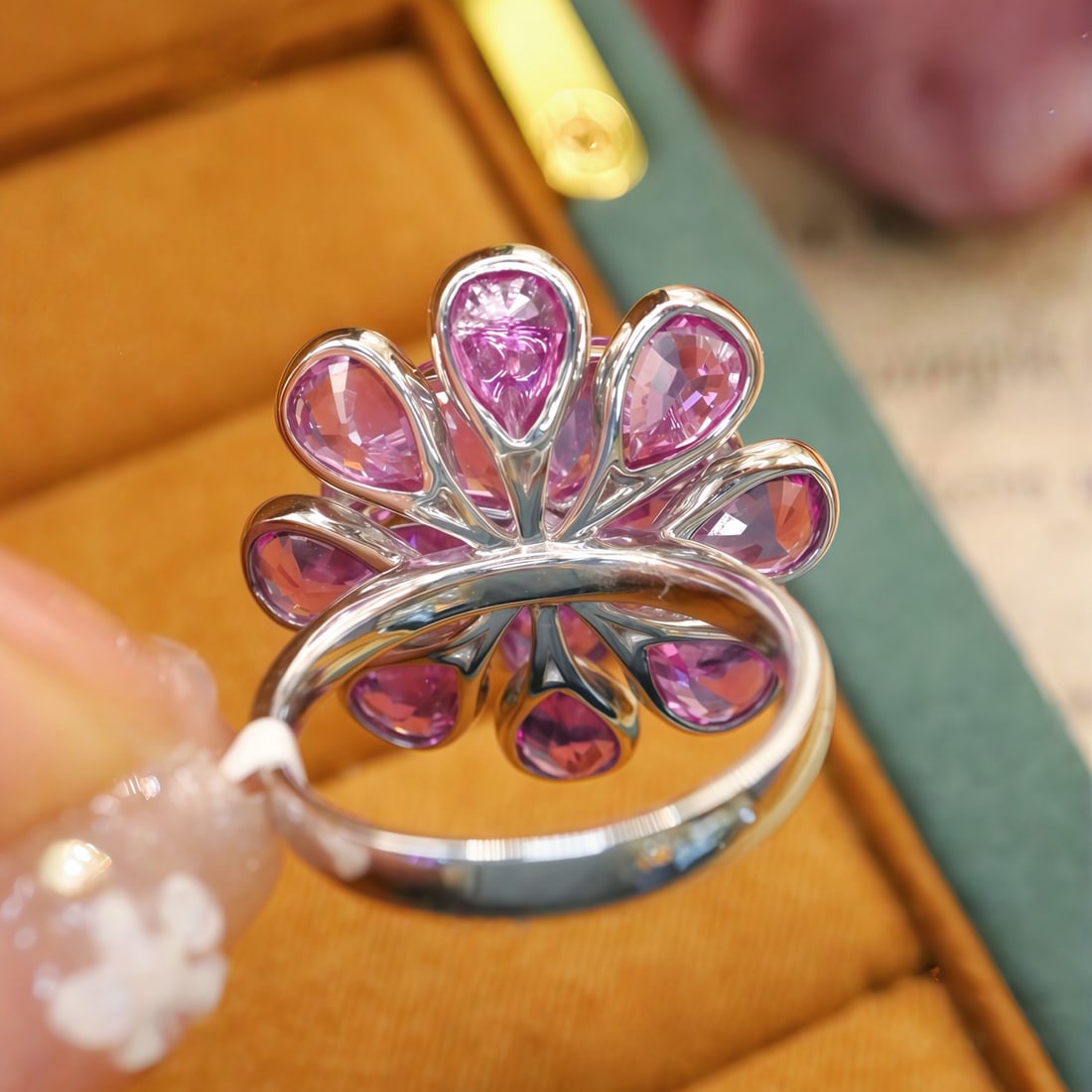 14k Gold 10.59 Ctw Natural Padparadscha Sapphire & Diamond Ring - 3