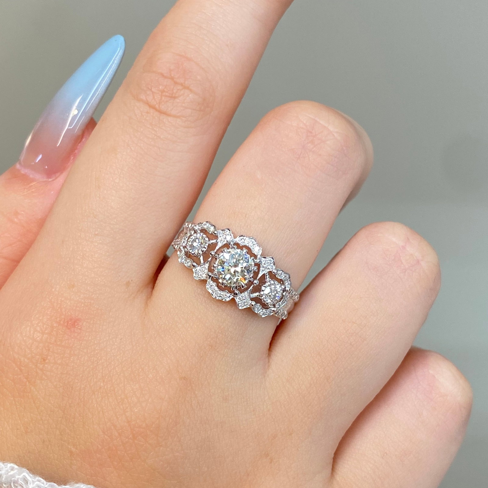 14k Gold 0.78 Ctw Natural H Diamond Ring - 4