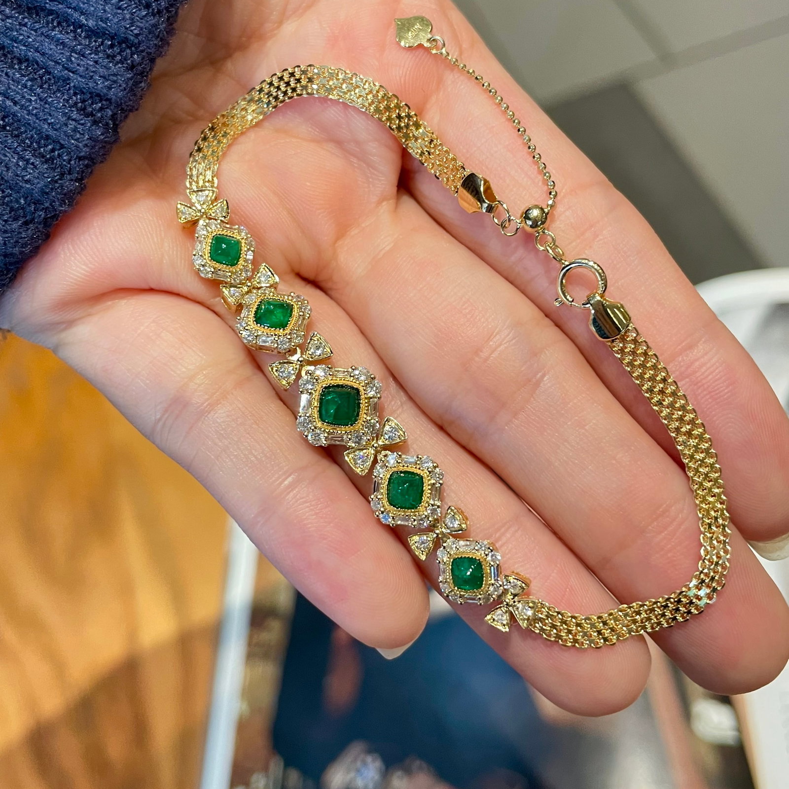 14k Gold 1.40 Ct Vivid Green Natural Emerald & Diamond Bracelet - 5