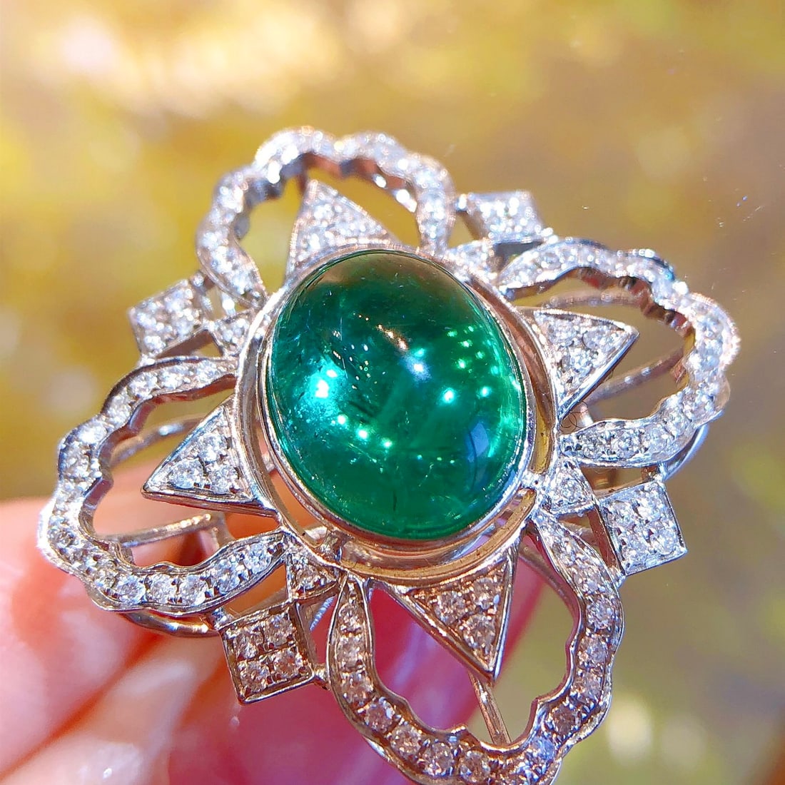 14k Gold 4.75 Ctw Vivid Green Natural Emerald & Diamond Ring - 2