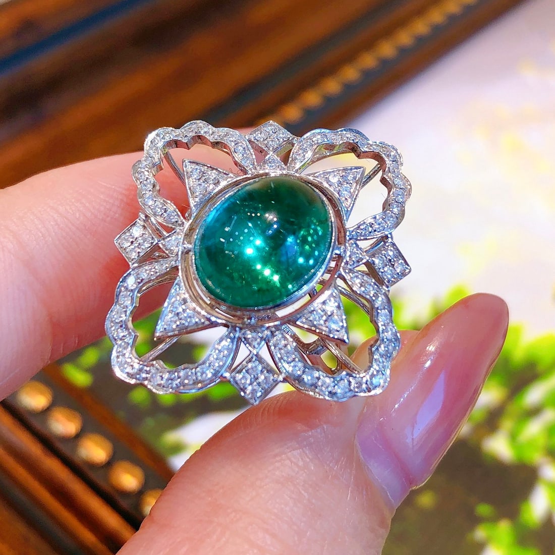 14k Gold 4.75 Ctw Vivid Green Natural Emerald & Diamond Ring - 3