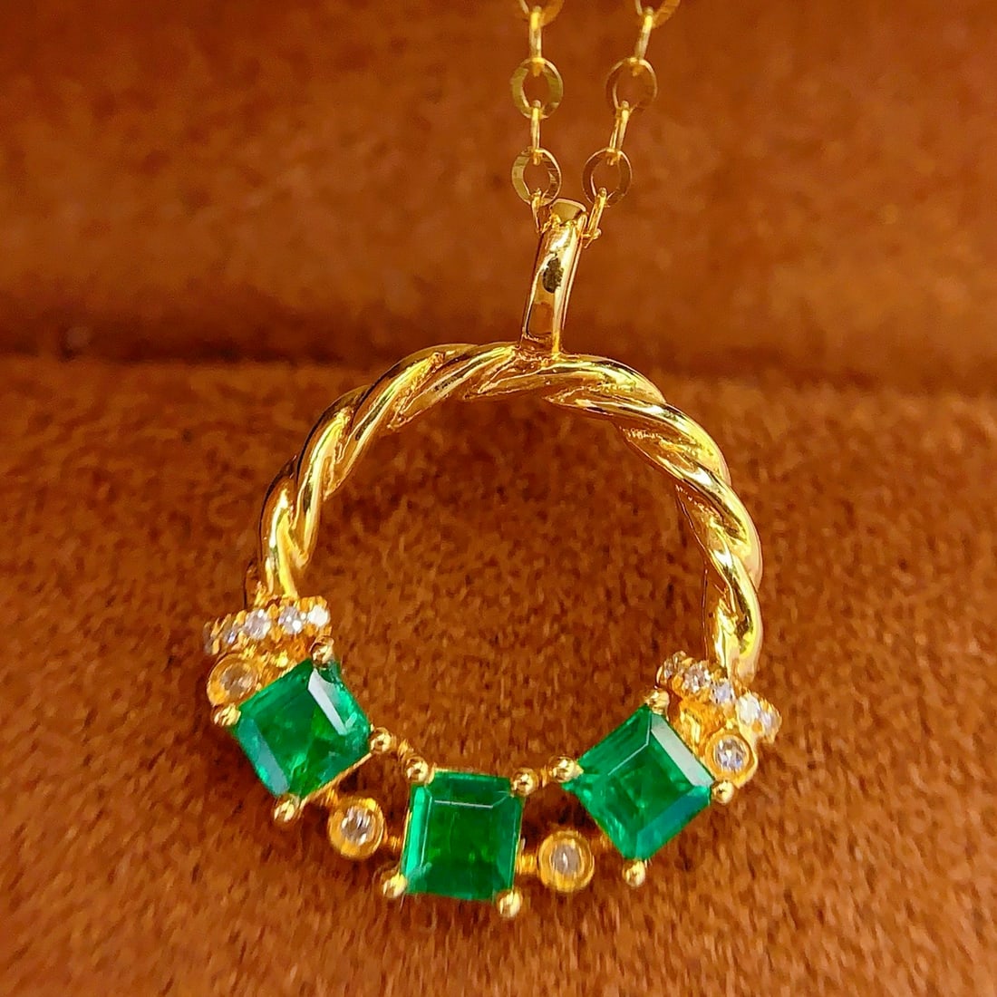 14k Gold 0.8 Ct Natural Emerald & Diamond Pendant( Without Chain ) - 4