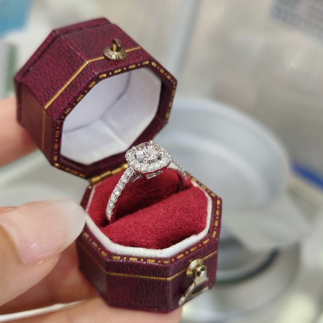 14k Gold 0.76 Ctw Natural H Diamond Ring - 4