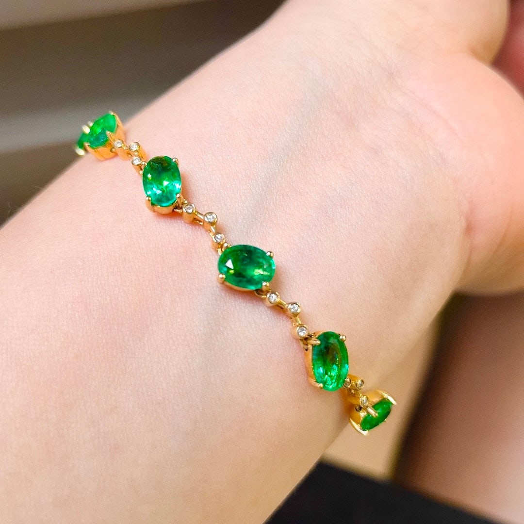 14k Gold 4.35 Ctw Vivid Green Natural Emerald & Diamond Bracelet - 2