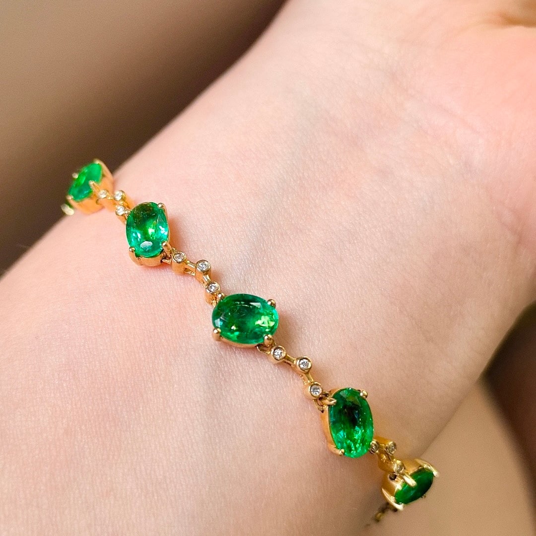 14k Gold 4.35 Ctw Vivid Green Natural Emerald & Diamond Bracelet - 3