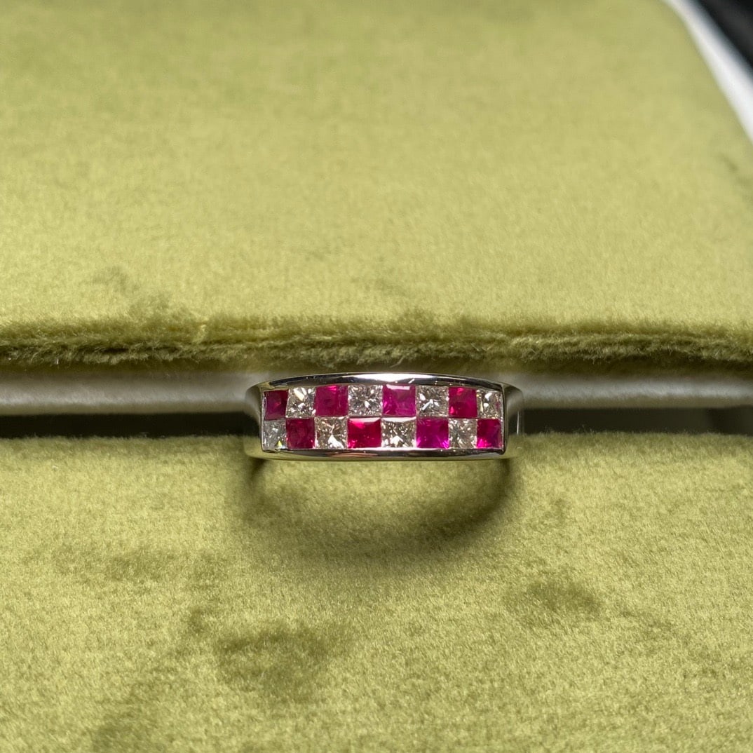 14k Gold 1.50 Ctw Natural Ruby & Diamond Ring: Ref:231100219 // gold content:14k gold // ring size:7. 25us // // main gemstone:ruby // shape:princess // carat weight:0. 80ct // color:red // treatment:natural // // adjacent gemstone 2 : diamond //