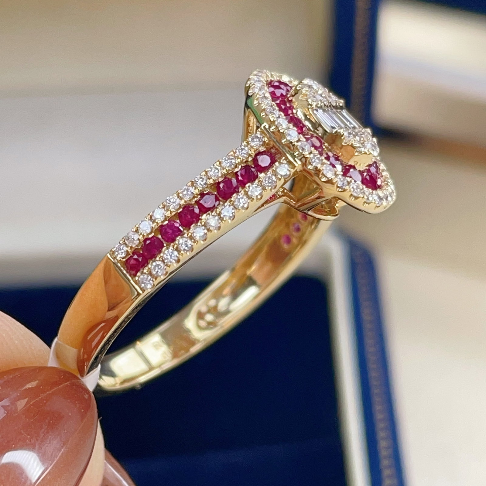 14k Gold 0.79 Ctw Natural Ruby & Diamond Ring - 2