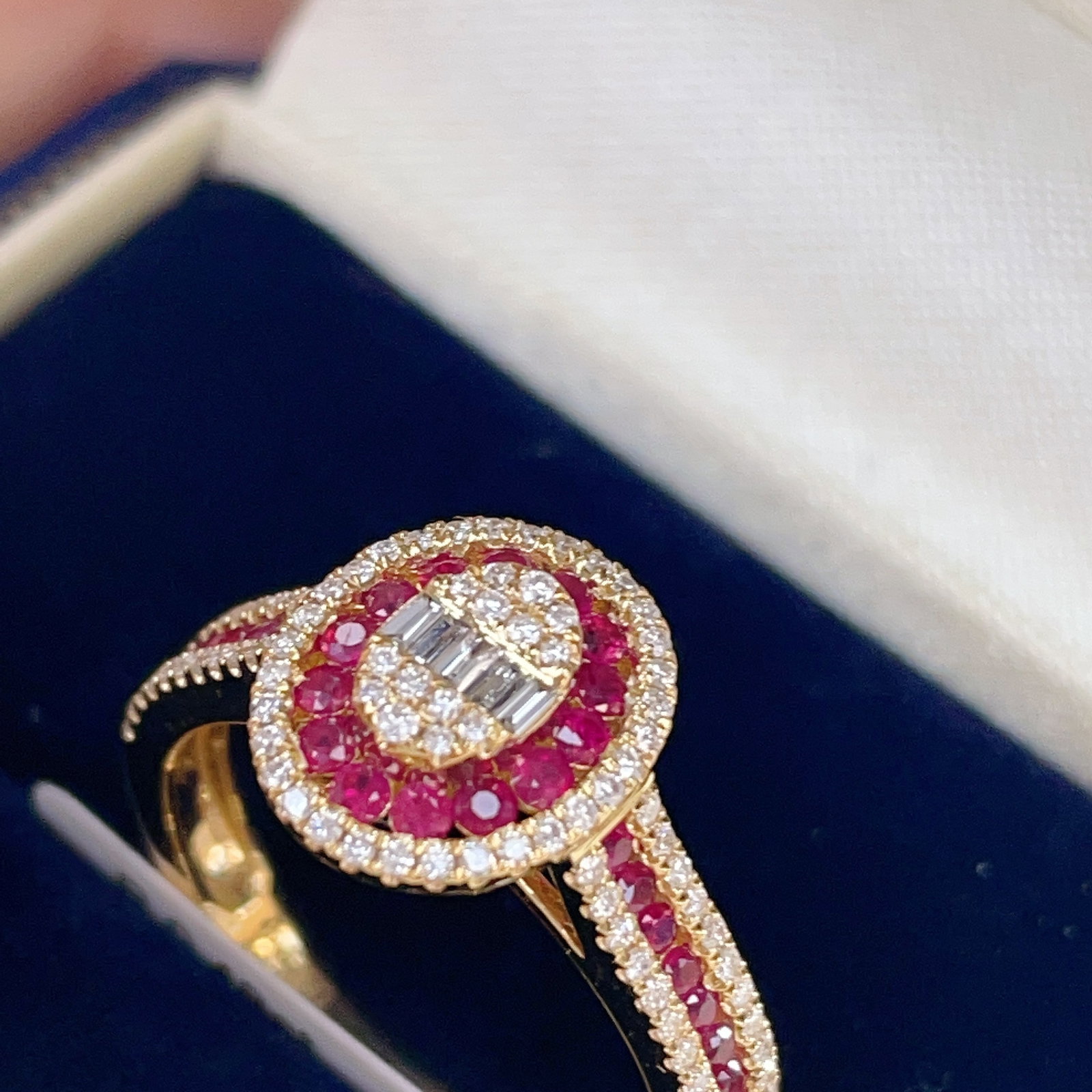 14k Gold 0.79 Ctw Natural Ruby & Diamond Ring - 3