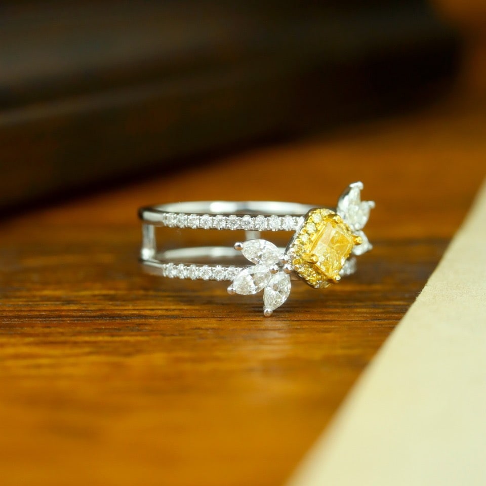 14k Gold 0.89 Ctw Natural Yellow Diamond & Diamond Ring - 3