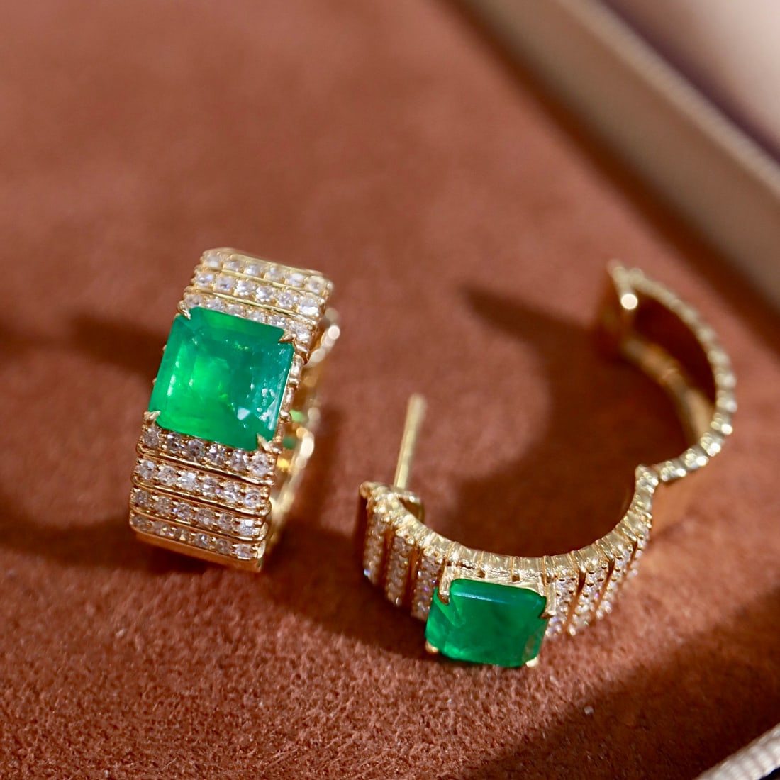 14k Gold 2.82 Ctw Natural Emerald & Diamond Earrings - 4