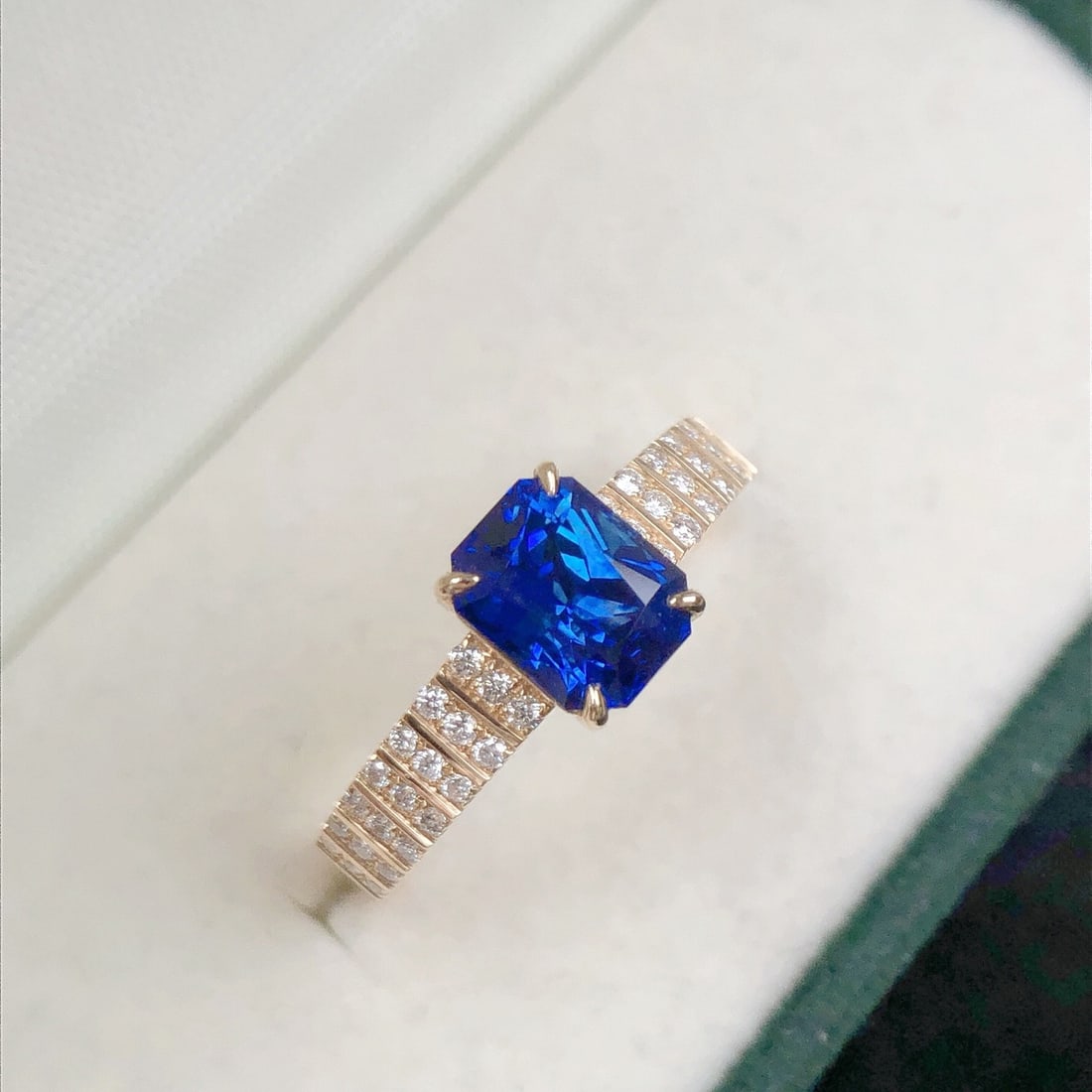 14k Gold 2.08 Ctw Natural Sapphire & Diamond Ring - 2