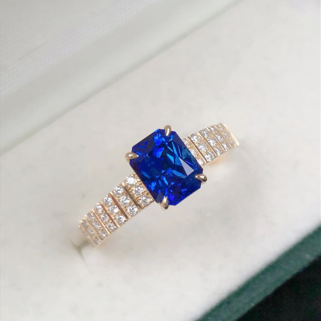 14k Gold 2.08 Ctw Natural Sapphire & Diamond Ring - 6