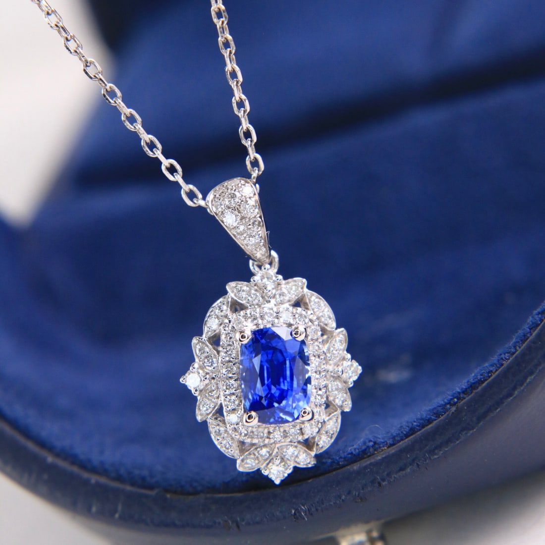 14k Gold 1.50 Ctw Natural Sapphire & Diamond Necklace - 3