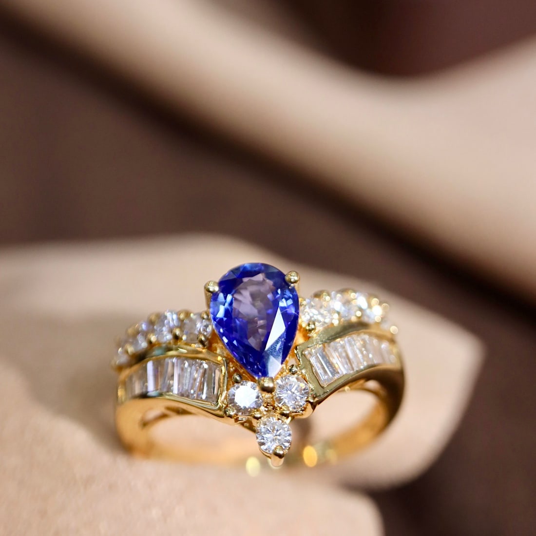 14k Gold 2.23 Ctw Natural Sapphire & Diamond Ring - 4