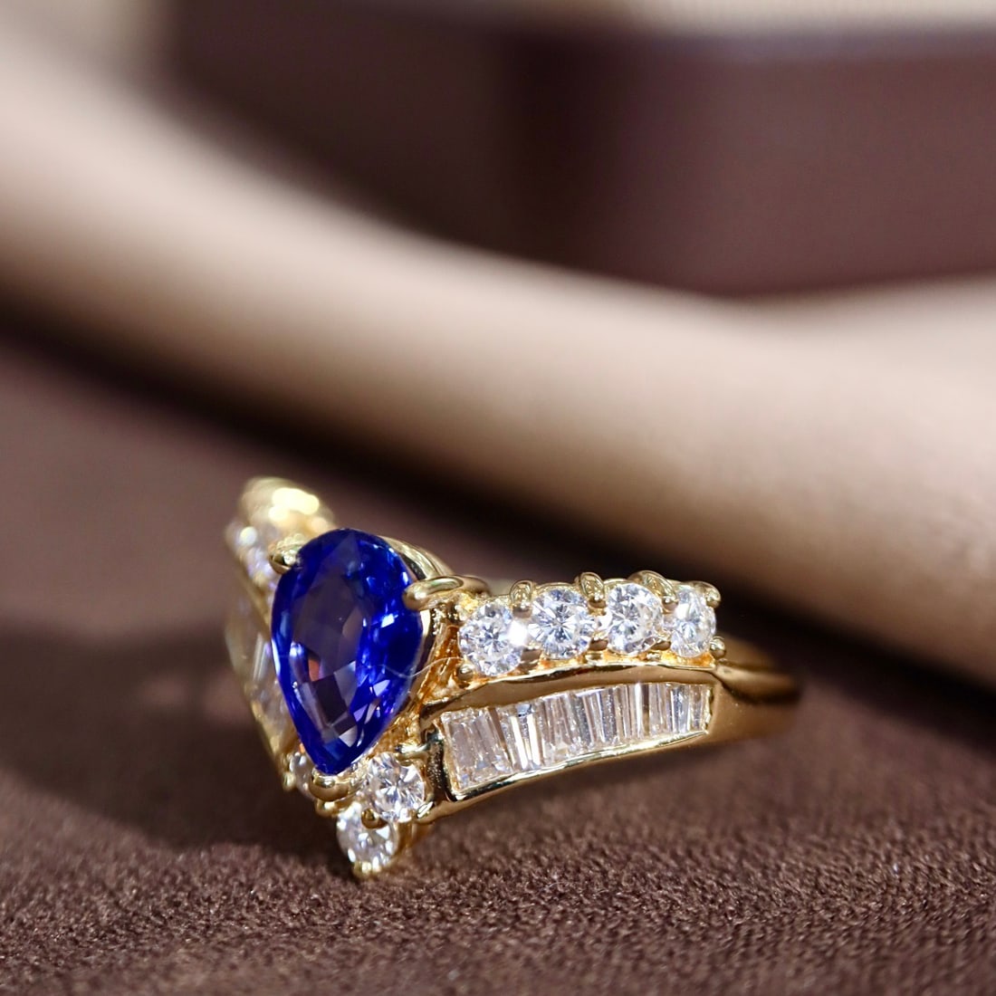 14k Gold 2.23 Ctw Natural Sapphire & Diamond Ring - 7