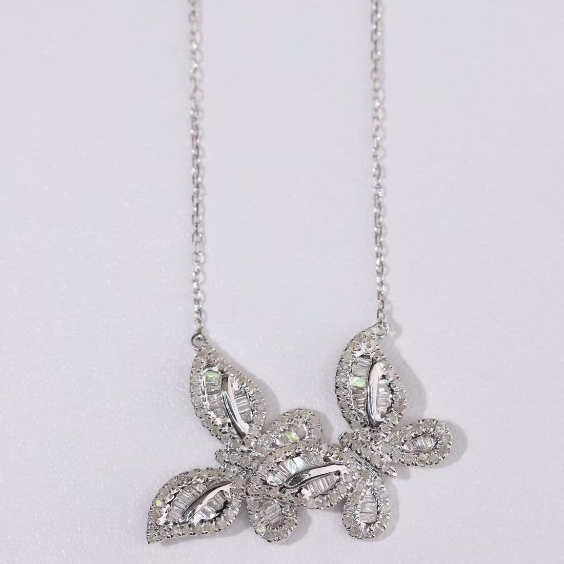 14k Gold 0.76 Ct Natural H Diamond & Butterfly Necklace - 3