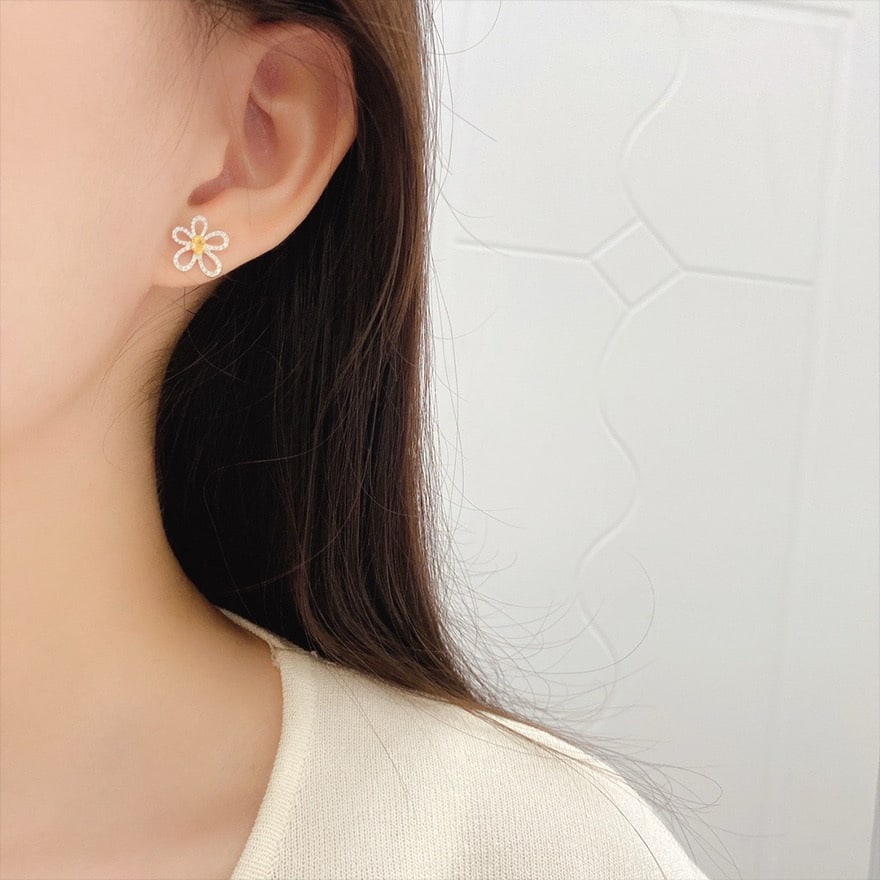 14k Gold 0.5 Ct Natural Color Diamond & Flowers Earrings - 3