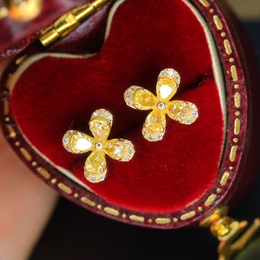 14k Gold 0.8 Ct Natural Color Diamond Earrings - 2