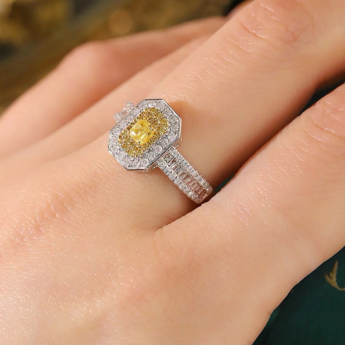 14k Gold 0.87 Ctw Natural Yellow Diamond & Diamond Ring - 4