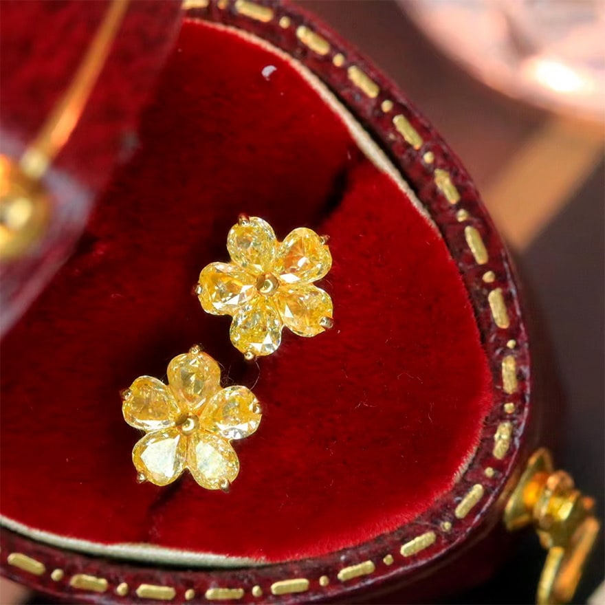 14k Gold 0.7 Ct Natural Yellow Diamond Earrings - 2
