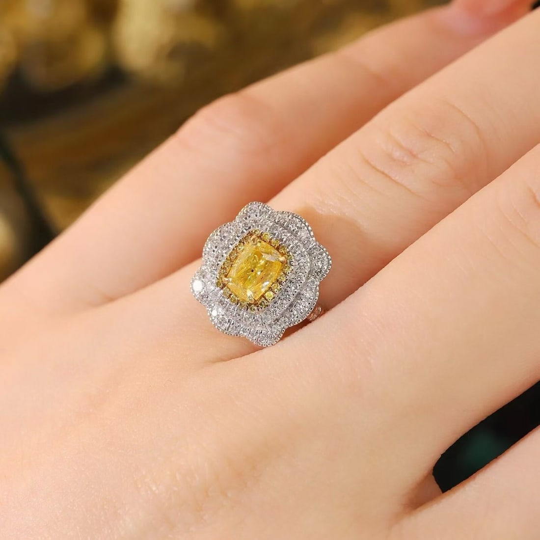 14k Gold 1.55 Ctw Natural Yellow Diamond & Diamond Ring - 4