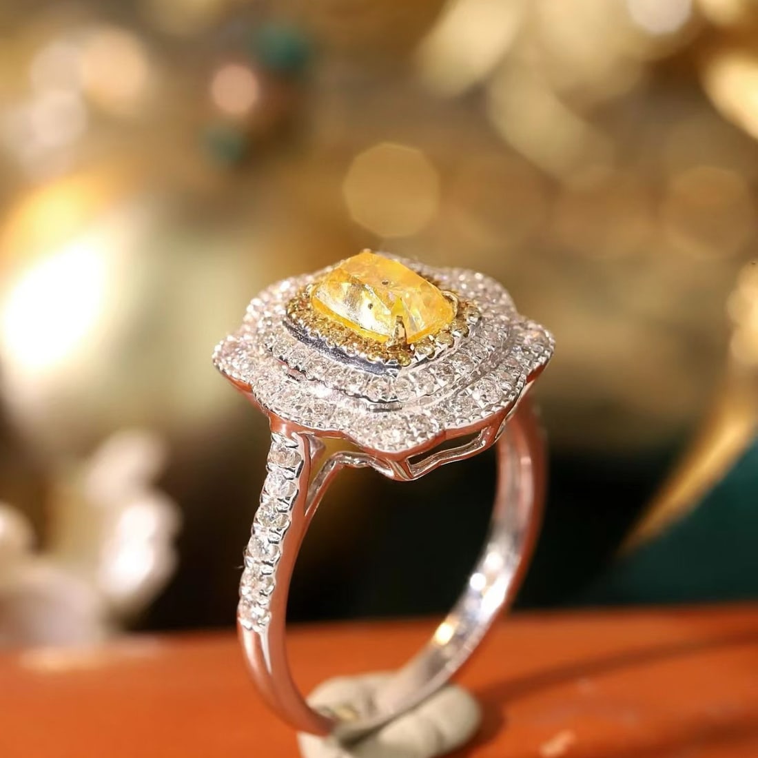 14k Gold 1.55 Ctw Natural Yellow Diamond & Diamond Ring - 6