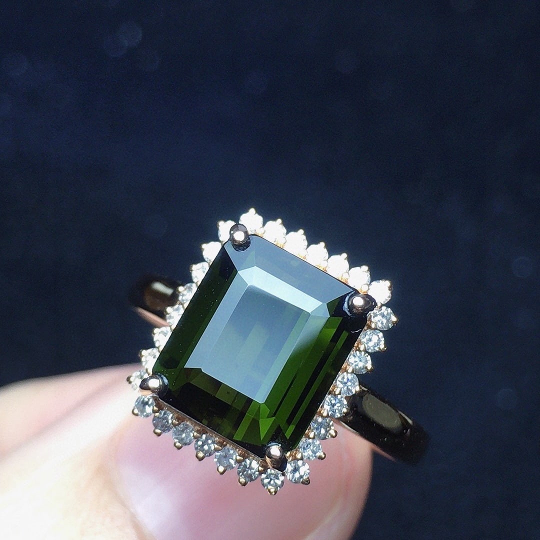 14k Gold 3.8 Ct Natural Tourmaline & Diamond Ring: Ref:231100373 // gold content:14k gold // ring size:7. 25us // // main gemstone:tourmaline // shape:octagonal // carat weight:3. 8ct // color:green // treatment:natural // // adjacent gemstone 2 :