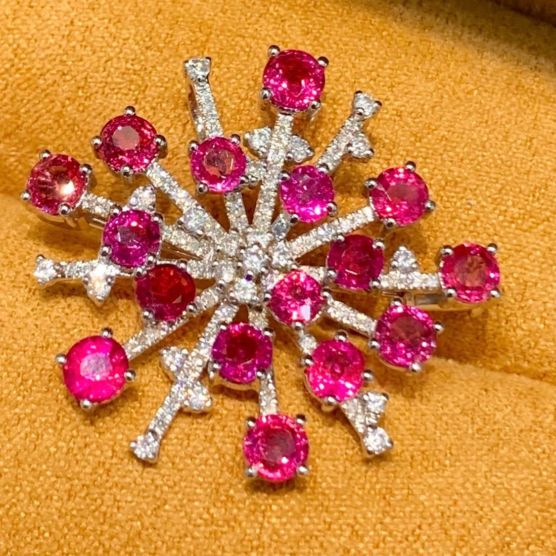 14k Gold 4 Ct Natural Ruby & Diamond Brooch/pendant( Without Chain ) - 2