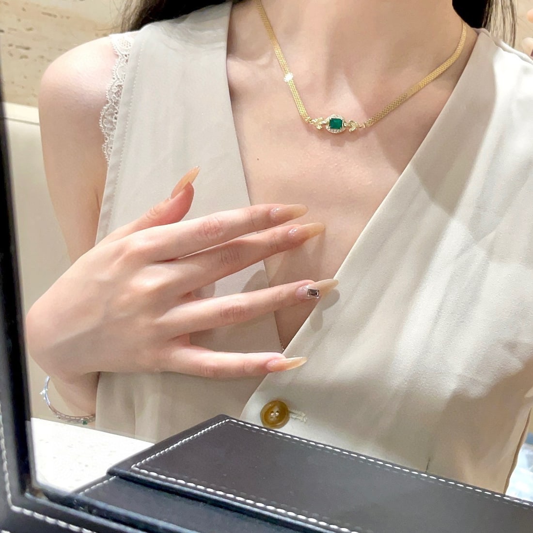 14k Gold 1.06 Ct Vivid Green Natural Emerald & Diamond Necklace - 2