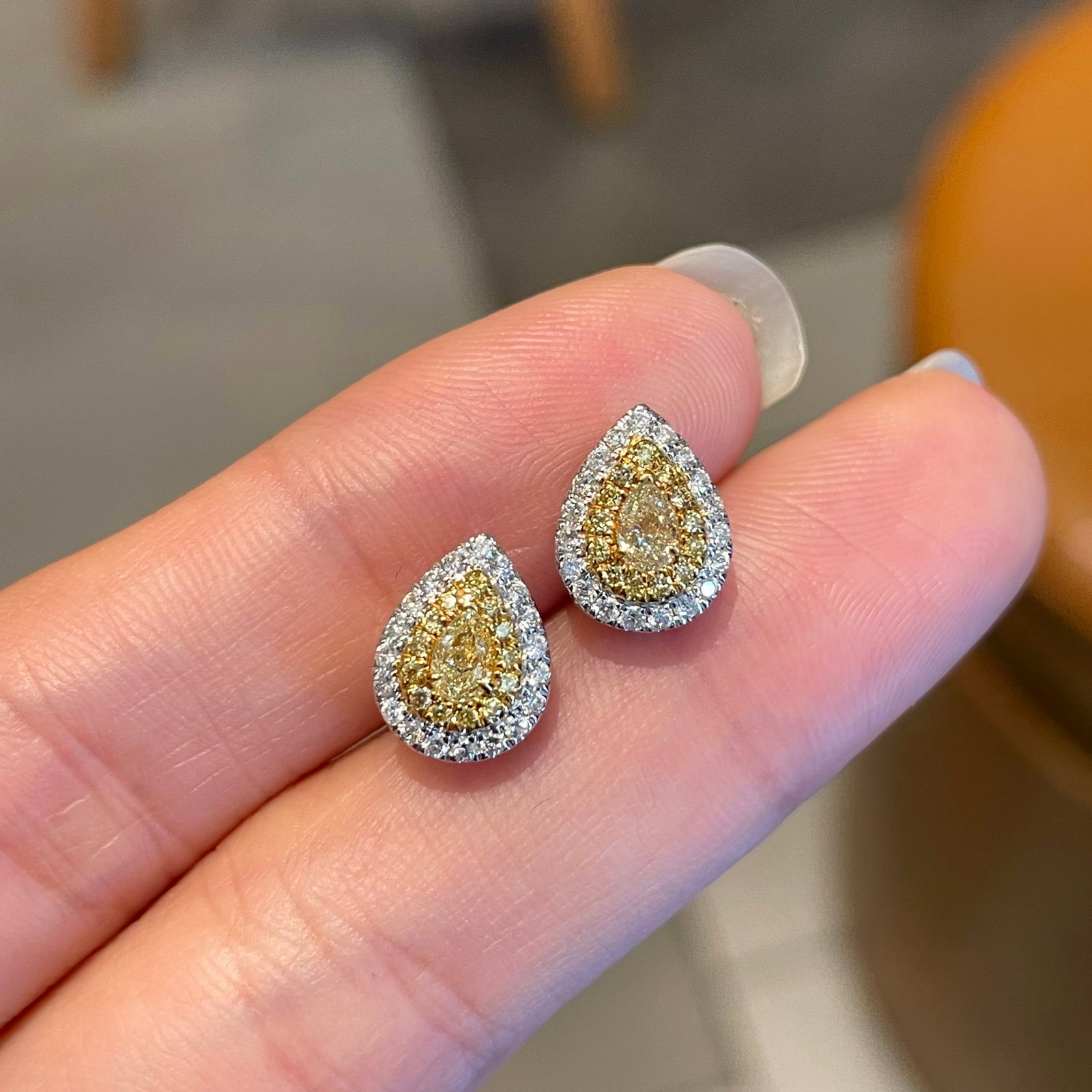 14k Gold 0.62 Ct Natural H Diamond Earrings - 2