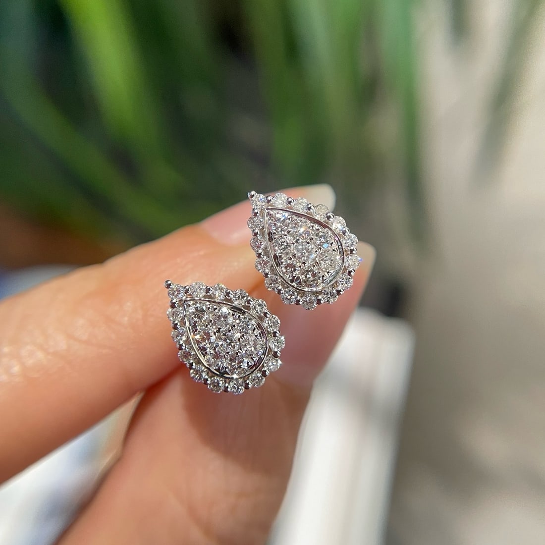 14k Gold 0.60 Ct Natural H Diamond Earrings - 4
