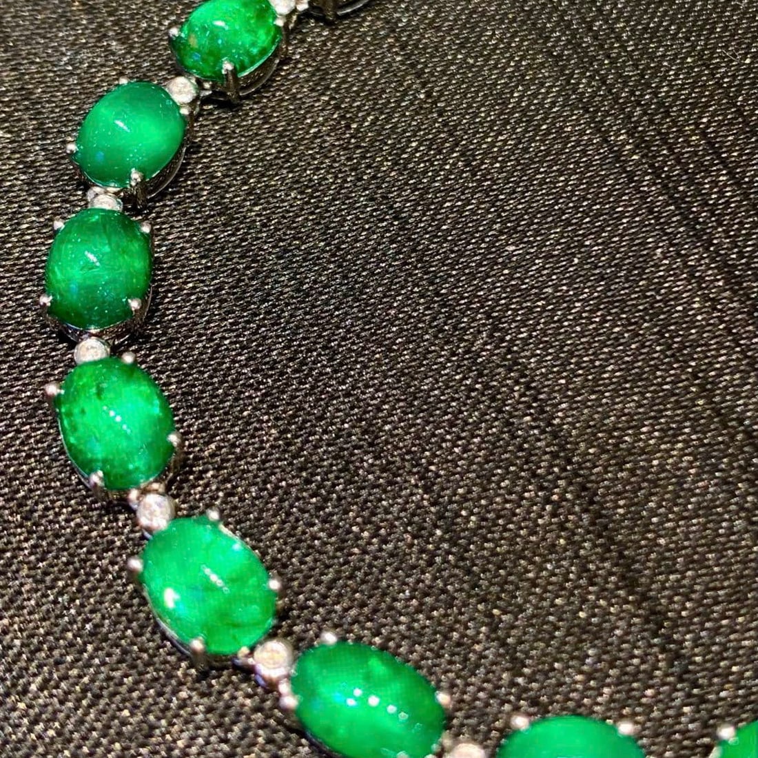 14k Gold 16 Ct Natural Emerald & Diamond Bracelet - 2