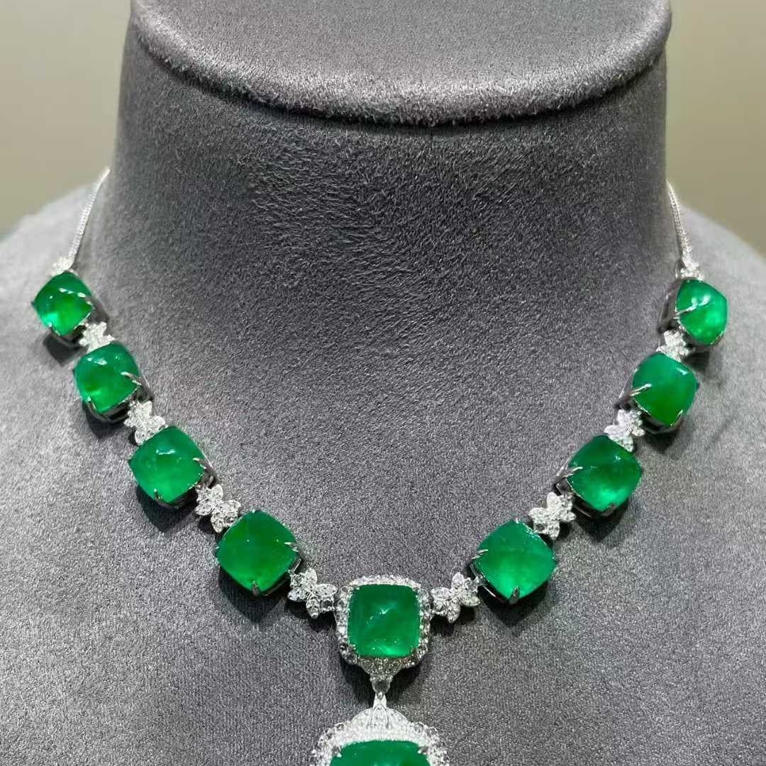14k Gold 27.5 Ctw Natural Emerald & Diamond Necklace - 2
