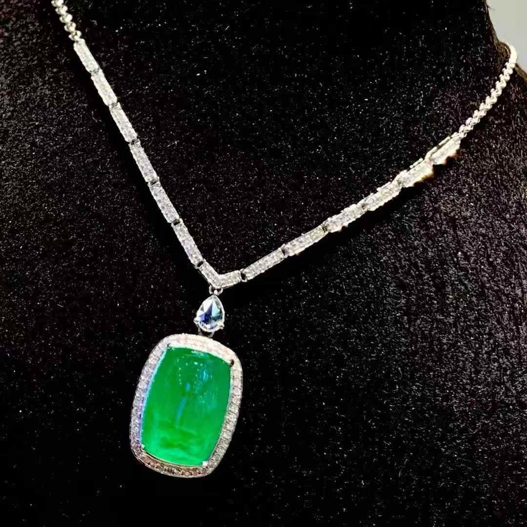 14k Gold 5.3 Ct Natural Emerald & Diamond Necklace - 2