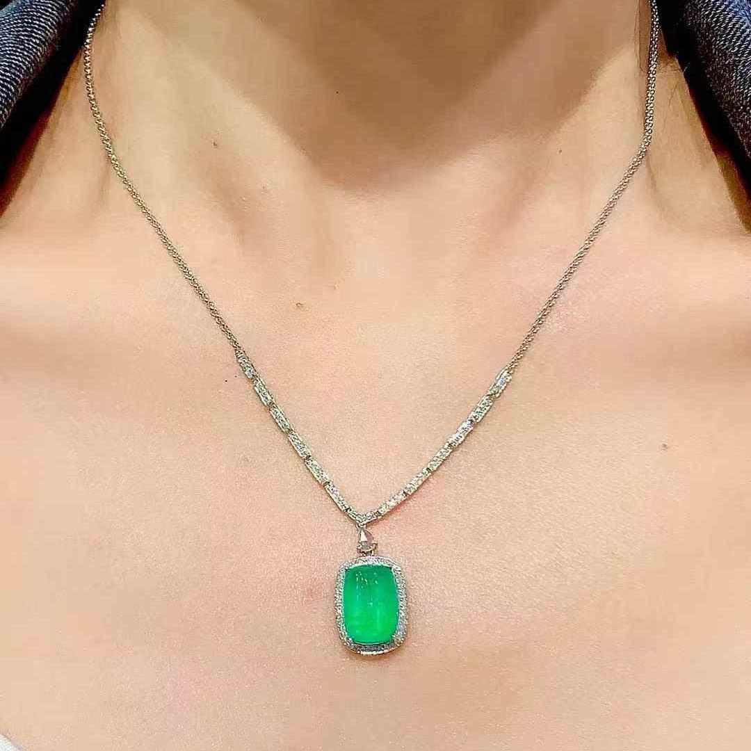 14k Gold 5.3 Ct Natural Emerald & Diamond Necklace - 5