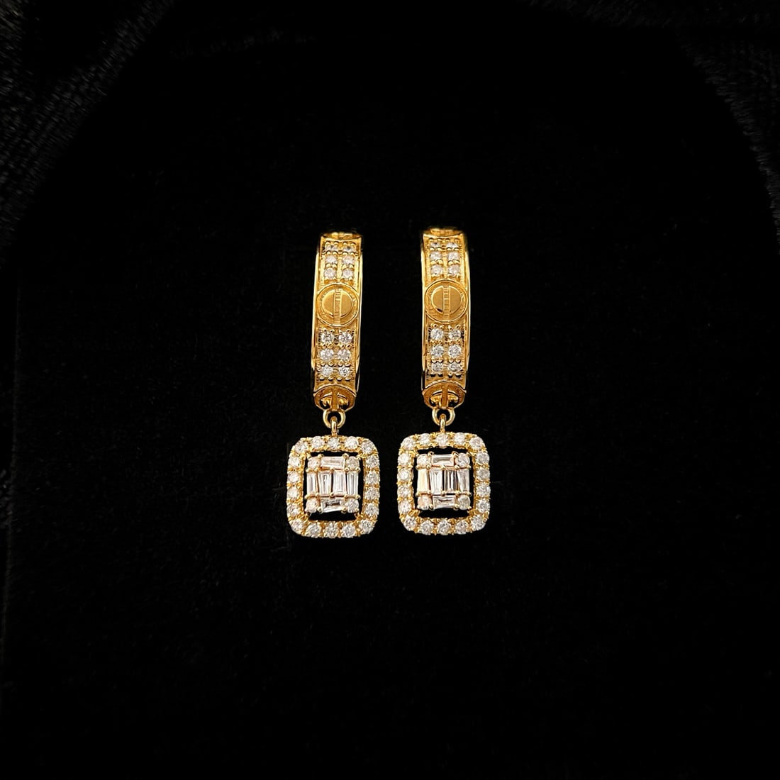 14k Gold 1.06 Ct Natural H Diamond Earrings: Ref:231101075 // gold content:14k gold // main gemstone:diamond // shape:multiple // carat weight:1. 06ct // clarity grade:vs-si // color:h // treatment:natural // Condition: New Low Estimate: